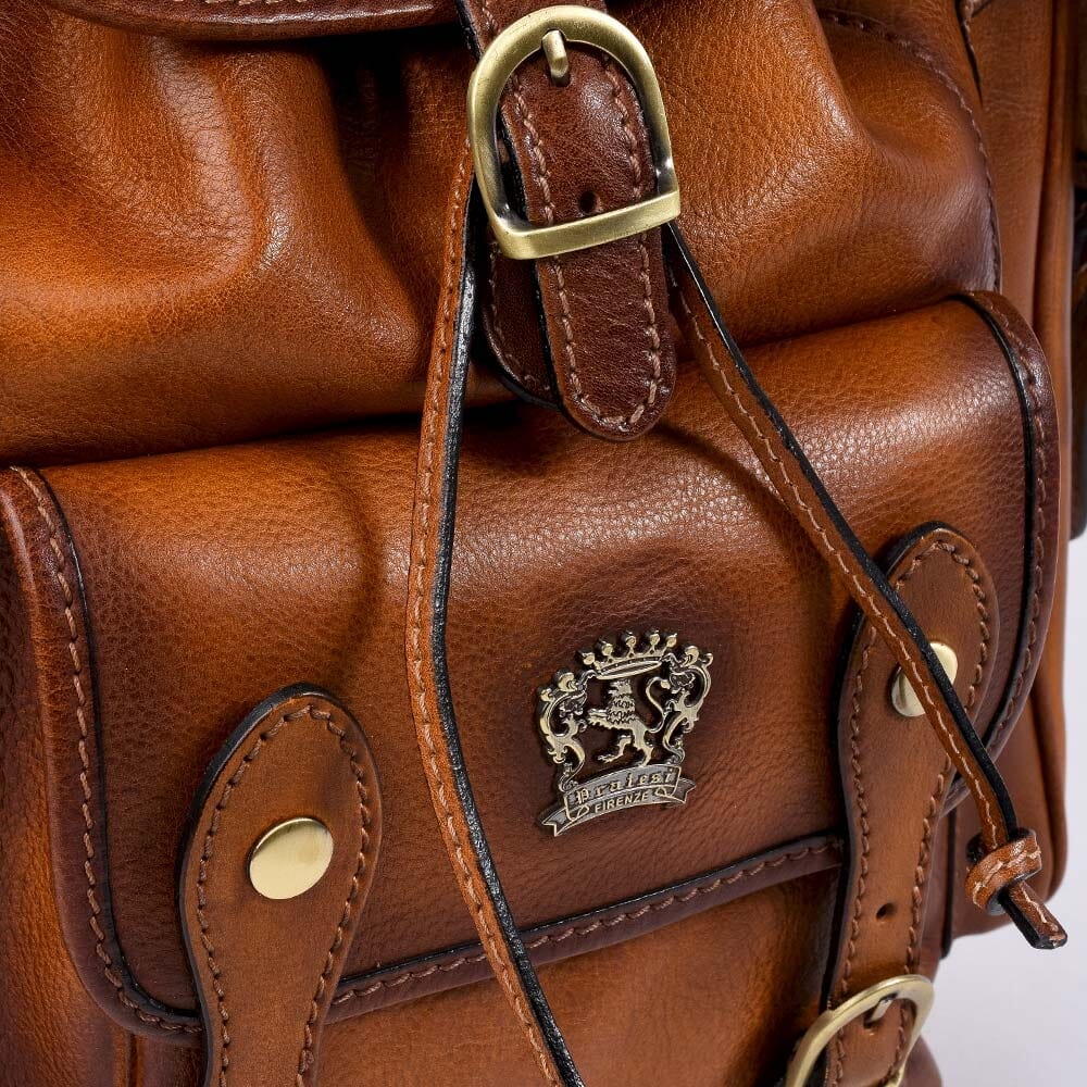 Adventure backpack in aged calf leather. Pratesi. Montepulciano Made in Italy